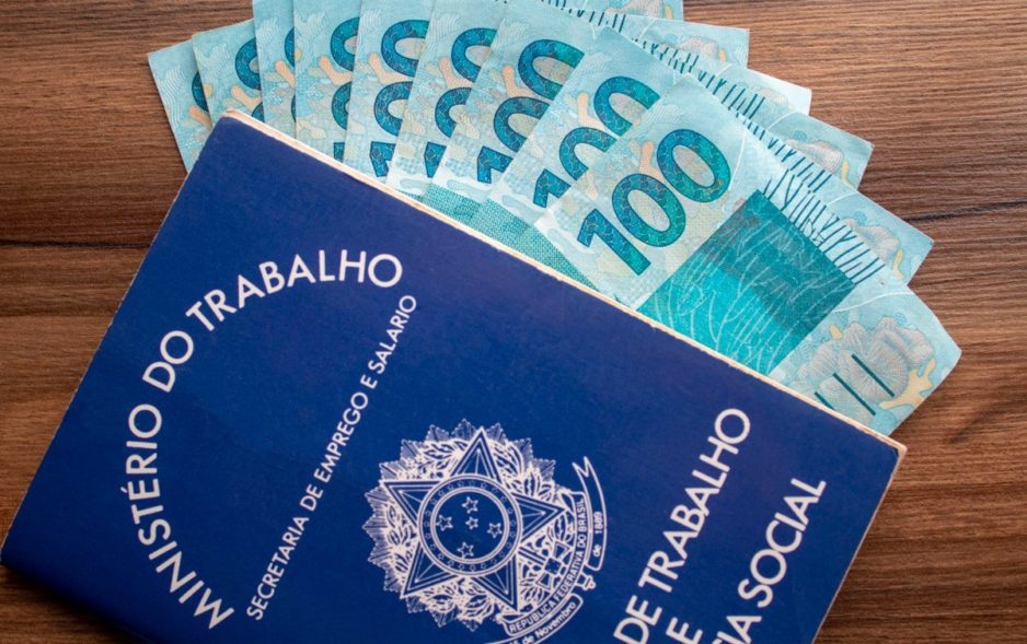 Comissão confirma salário mínimo de R$ 1.320 em 2023 em Orçamento da União